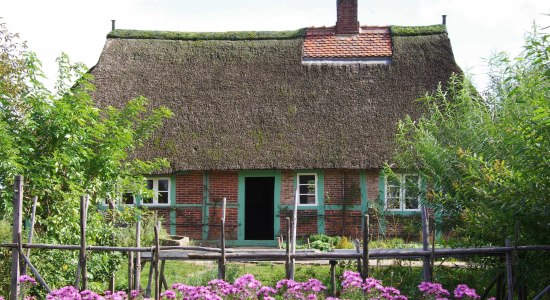 Gärten und historische Häuser im Freilichtmuseum am Kiekeberg - Fischerhaus aus Drage, © FLMK