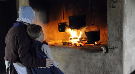 Landleben früher bei Feuer und Licht, © FLMK